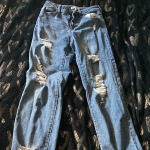 blue washed high wasted jeans